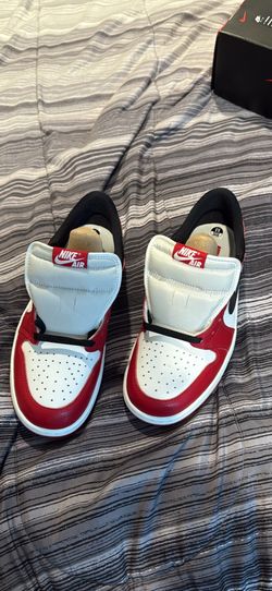 Brand new Jordan 1  Chicago low 9.5