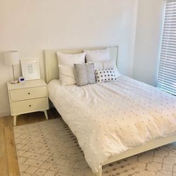 Modern QUEEN bed frame, white, living spaces