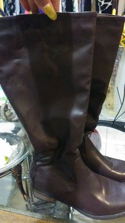 Brown Pair Size 7/Europe Size 38 Unze London Boots