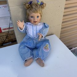 Vintage ashton drake looney tunes porcelain doll collectible