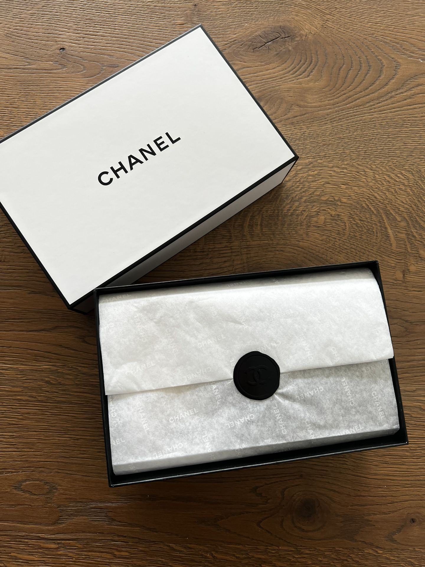 Chanel Wrapping Paper From Macy's Store for Sale in Chesapeake, VA - OfferUp