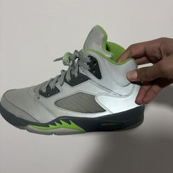 size 9.5 I do trades or 100 flat 