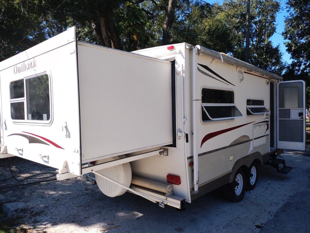 2007 Outback Camper 21 Feet