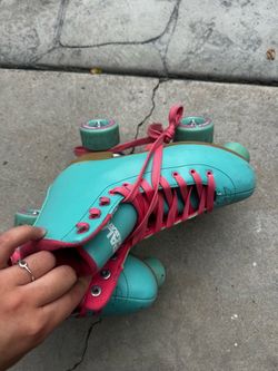 Teal Roller Skates with Pink Laces Impala