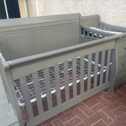 Baby Crib With Attached Changing Table 