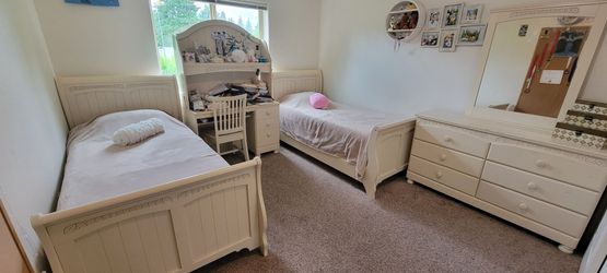 Girl twin bed dresser mirror desk night stands book shelf
