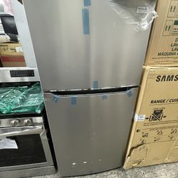 Frigidaire top And Bottom In Stainless Steel New Open Box 