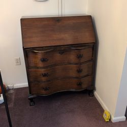 Antique 1930s Winthrop Governors Desk. 