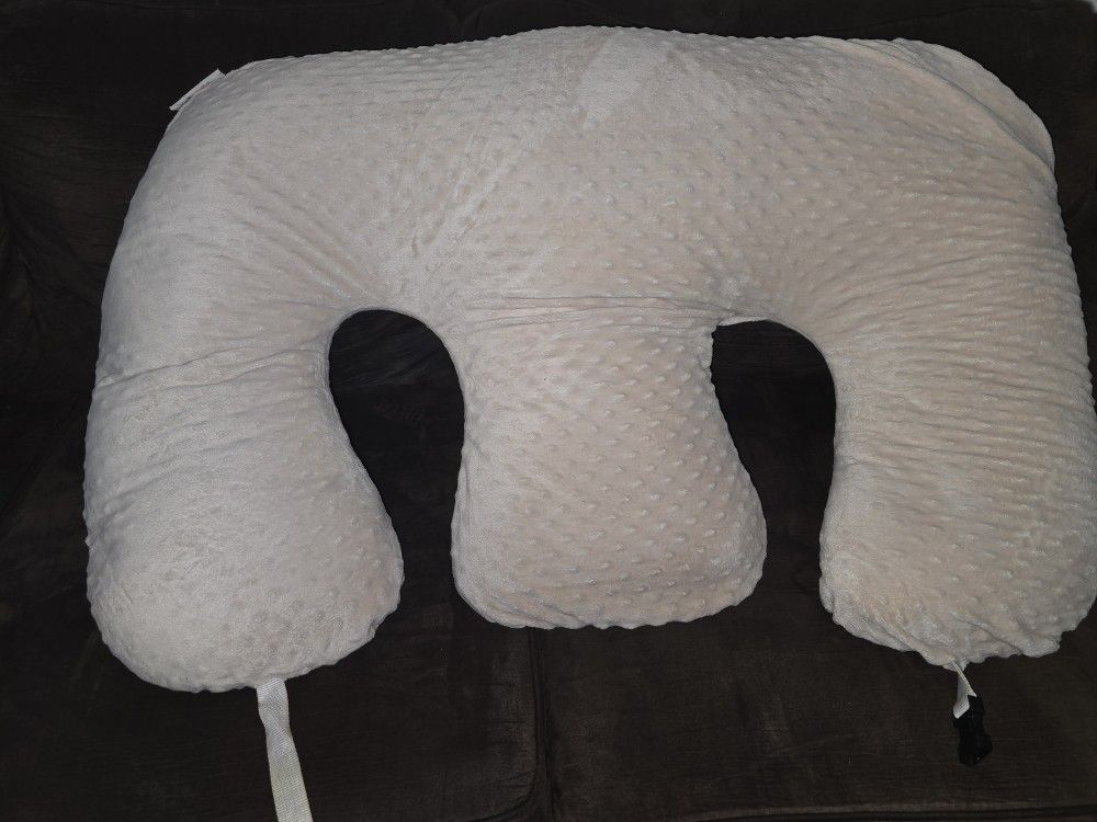 Twin Z Pillow