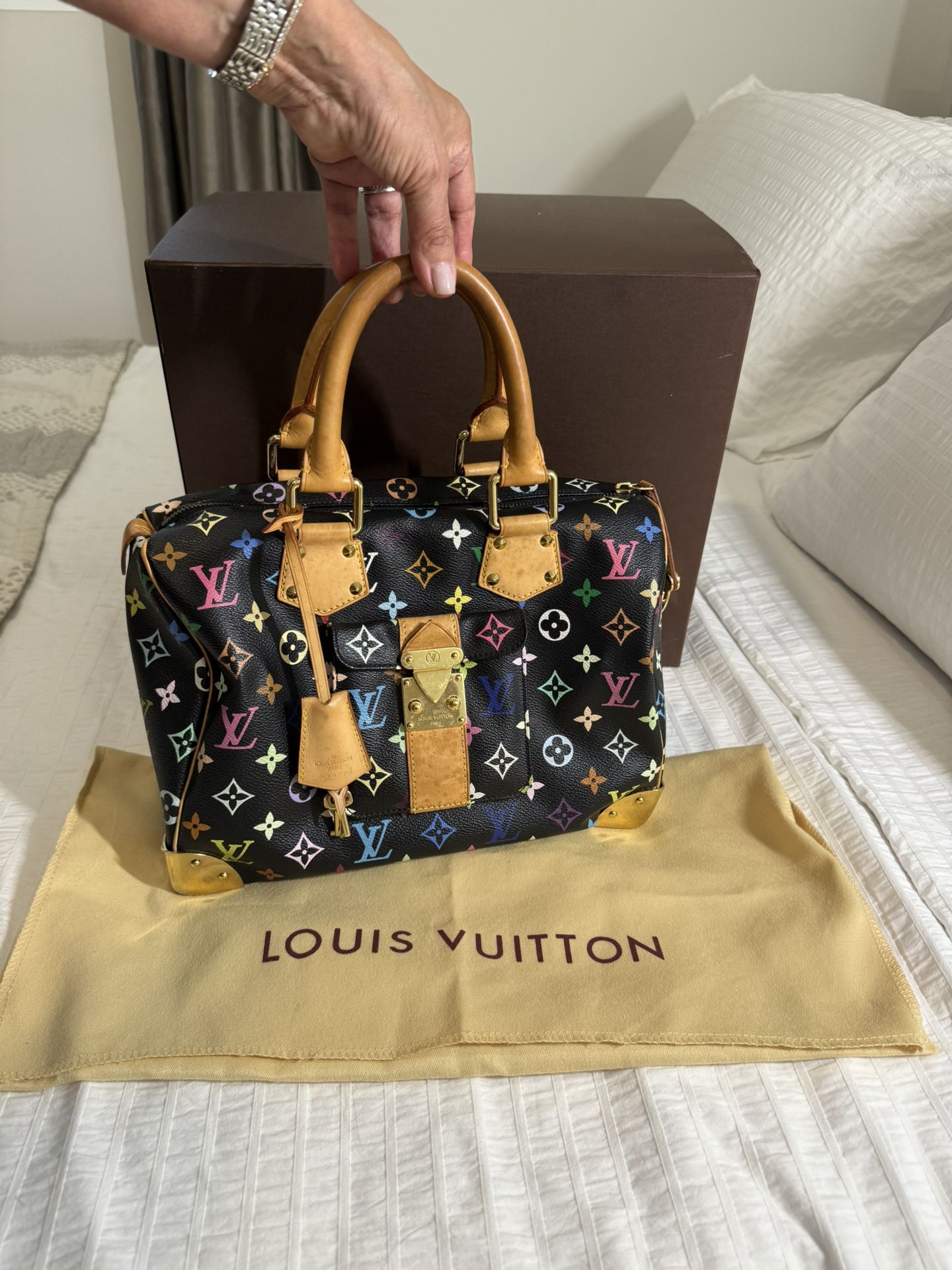 AUTHENTIC LOUIS VUITTON Mulitcolor Speedy 30 Monogram Hand Bag. Excellent condition, no flaws.