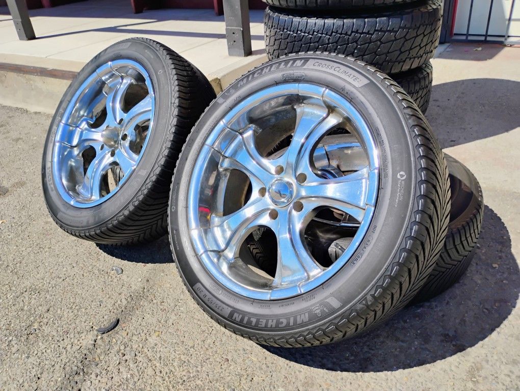Chevy And GMC Wheels 235/55/20" Michelin