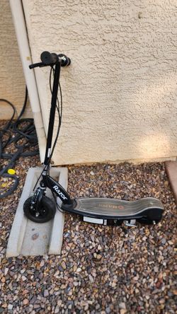Razer E100 Glow Electric Scooter