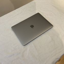 2020 I7 Macbook Pro 13 Inch, Excellent Condition. Specs Are In Picture Prices Firm.