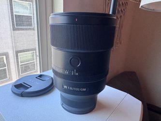 Sony FE 135mm f/1.8 GMaster