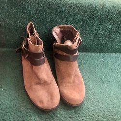 Girls Boots From NostromRack Size 5.5 $10 Great Condition 