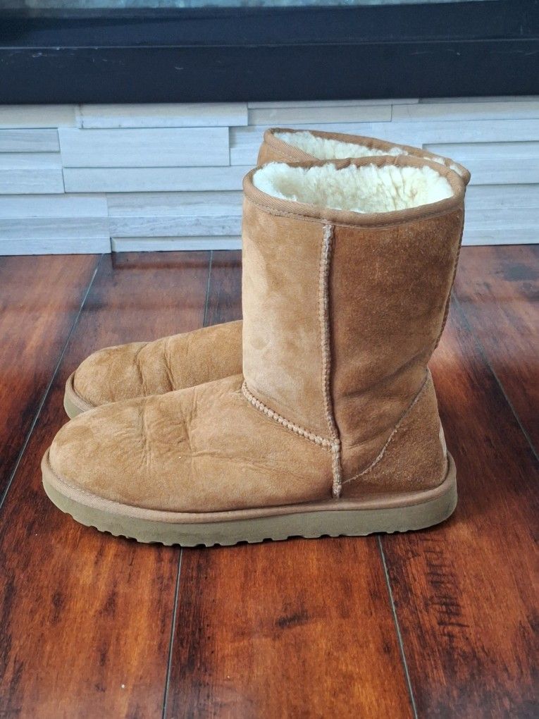 Ugg Classic II Short Chestnut Boots 1016223 Size 10