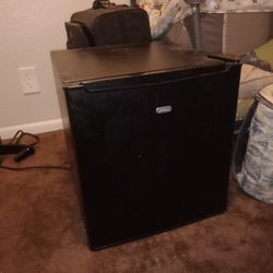 Mini-Fridge (Sunbeam)