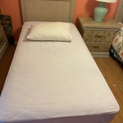  2 Complete Twin Beds