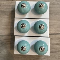 Cabinet Or Closet knobs (GREAT DEAL)