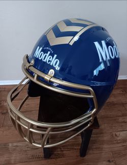Modelo Giant Football Helmet