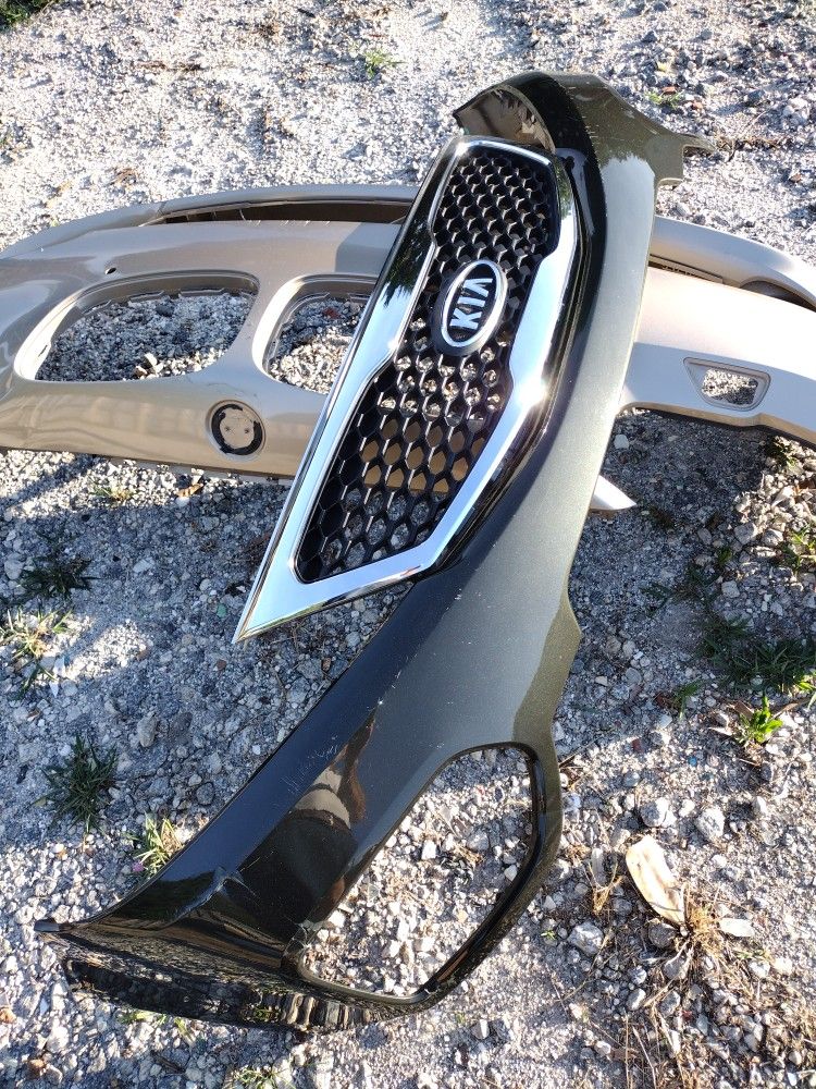 2010 To 2013 Kia Sorento Front Bumper Two-piece And Chrome Grill OEM Parts