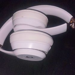 Beats solo 4