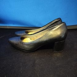 Aerosoles Black Leather Mid Heels (Size 6.5)