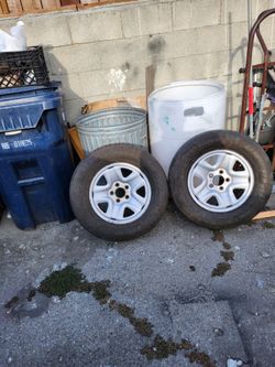 Vendo  2  rines De Toyota Tacoma  Size  15