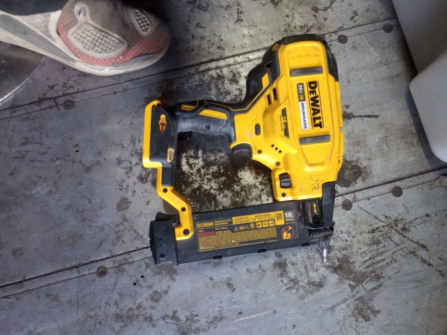 DeWalt Cordless Brad Nailer