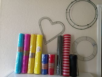 $20 Deco mesh/ wreath forms bundle