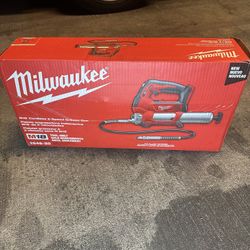 Milwaukee M18 Grease Gun 2-Speed 