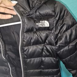 The North Face Jacket 550 .  Kid Size 5  Xxs