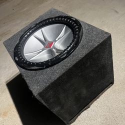 ($150 No Less / no menos) (pick up only) Kicker 15 / Ported Sub Box