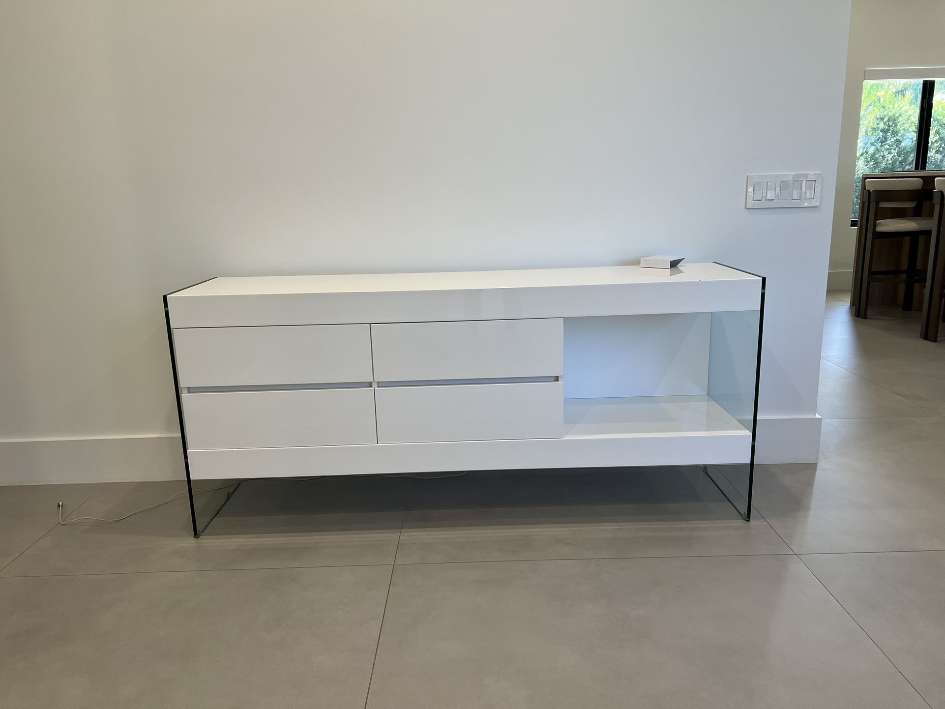 Modani Console Dresser