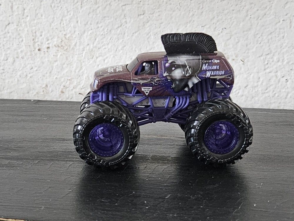 Hot Wheels Monster Jam Mohawk Warrior Great Clips Monster Truck 1:64 Diecast