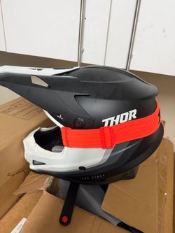 Thor dirt bike helmet