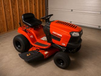 Craftsman T110 Riding Mower – 42” Deck, 17.5HP Briggs & Stratton