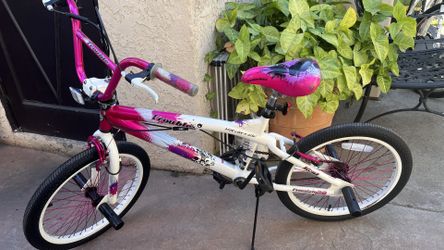 20 Inch Girls Kent BMX Bike , Beautiful Vibrant Colors 