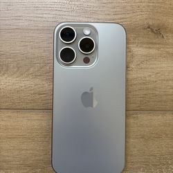 iPhone 15 Pro (128GB) – Unlocked