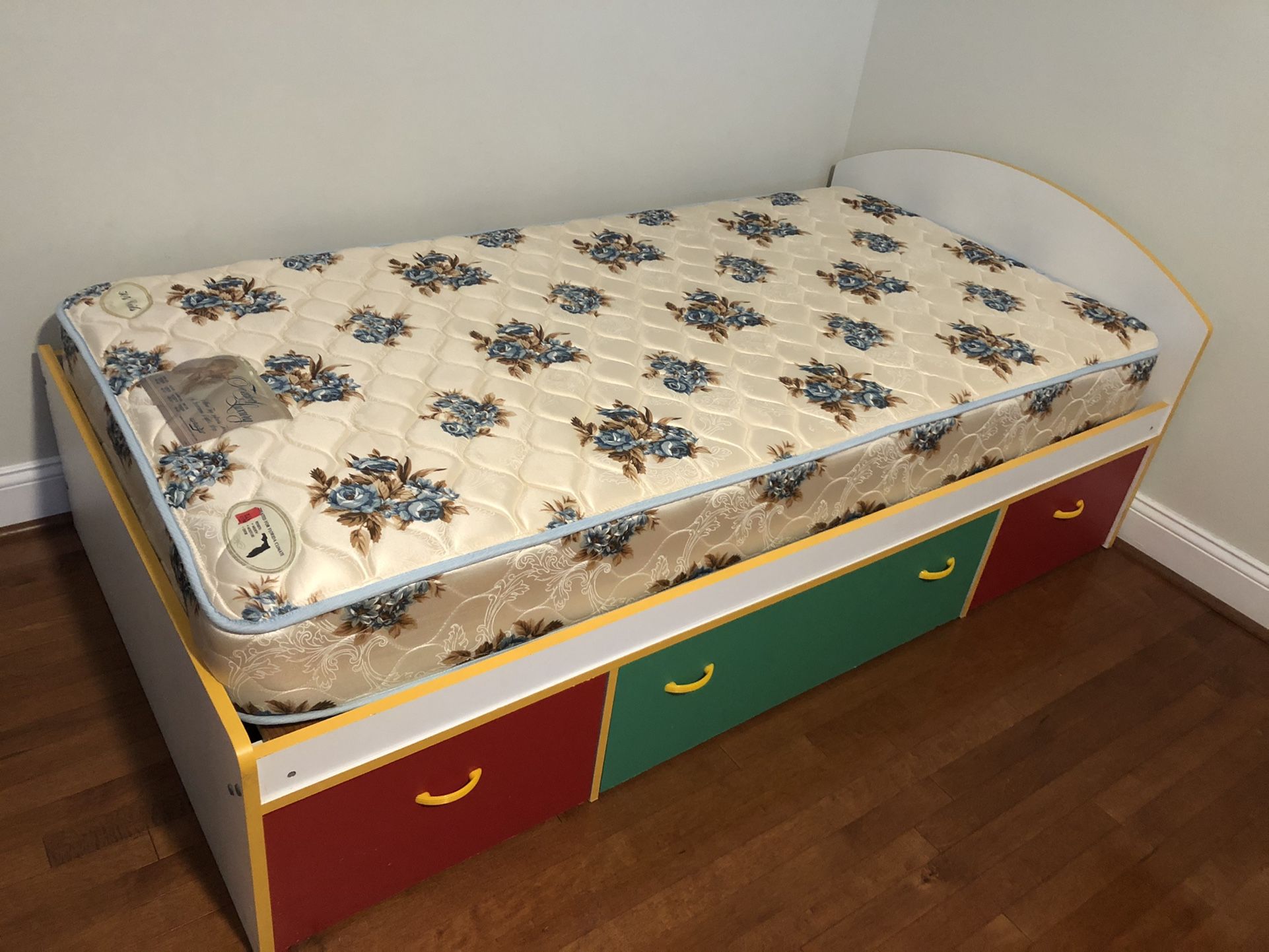 Kid/Toddler Twin Bed With Large Storage Drawers Mattress Included