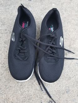SKECHERS TENNIS SHOES WOMEN SIZE 7 1/2 BLACK