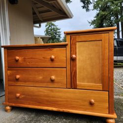 ⭐Solid Wood Dresser/Cabinet-Great Condition/Nice Piece!
