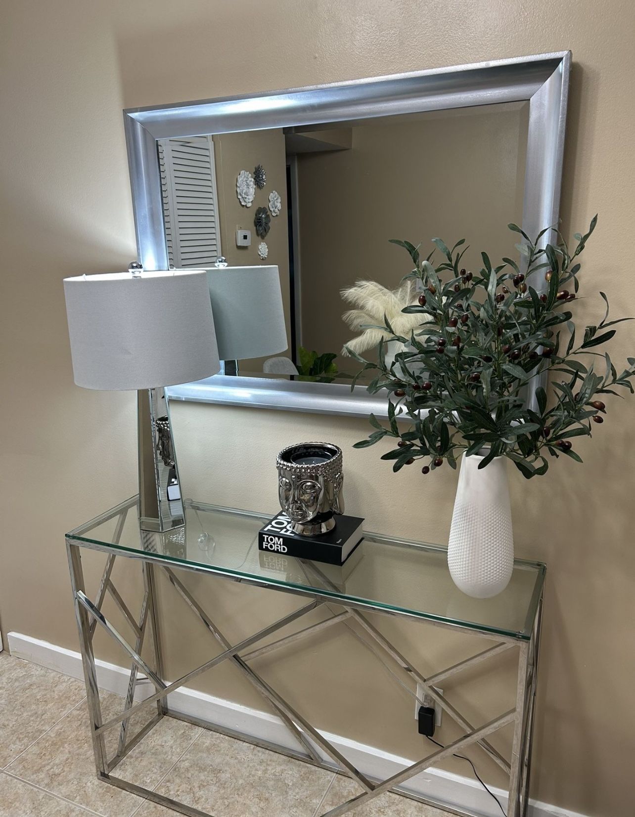 Wall mirror