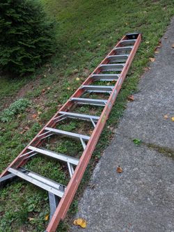 Ladder - 12 ft fiberglass - Werner
