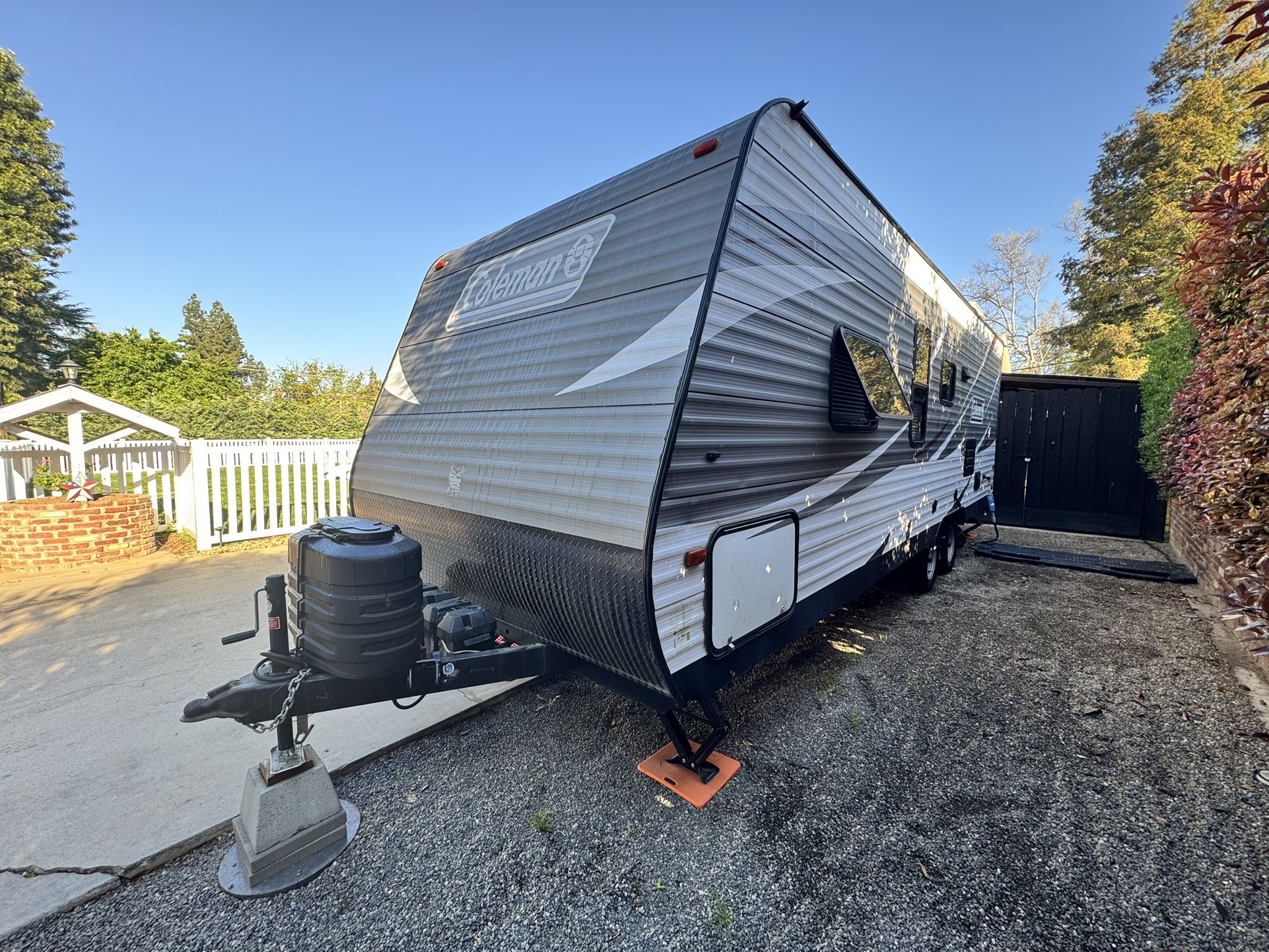 2018 Coleman Lantern Travel Trailer 30ft Clean Title Tagged