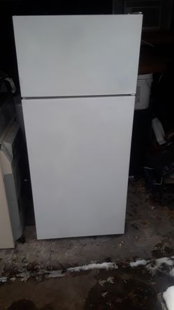 Hotpoint great working condition refrigerator freezer