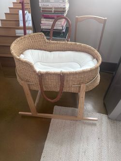 Design Dua Moses Bassinet