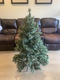Christmas Tree 4 1/2 Feet 