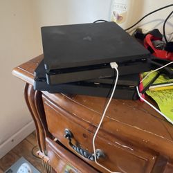 PS4 In Perfect Condition Has Games 