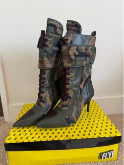 Camouflage heel boots